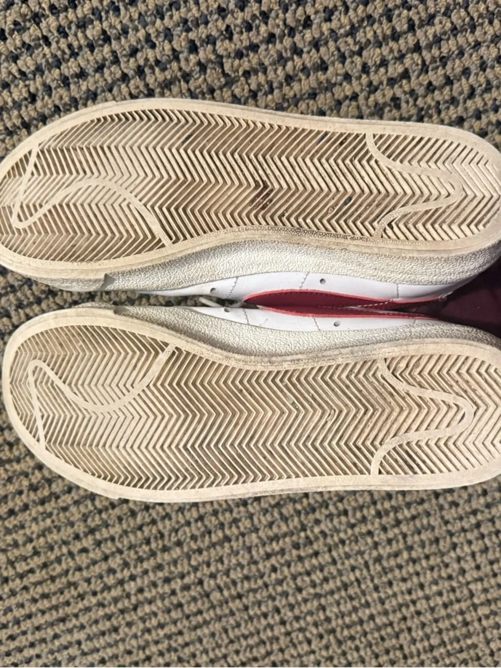 Nike Blazers Low-Top Red Swoosh - Picture 6 of 6